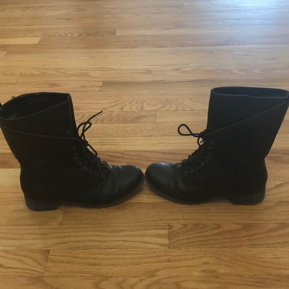 Black Zippered Combat Boots Size 6.5 - Picture 3 of 4